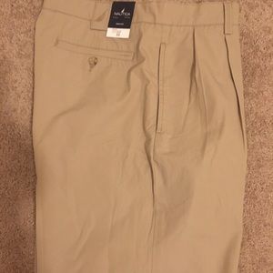 Nautica Men’s size 34 Tan Double Pleated Shorts